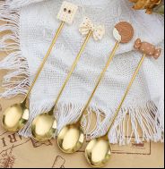 مجموعة ملاعق وشوكة حيوانات كرتونية من السيليكون 12 تصميم للكوكب الصيني 304 من الفولاذ المقاوم للصدأ وسيليكون غذائي الألوان المخصصة والمخصصة